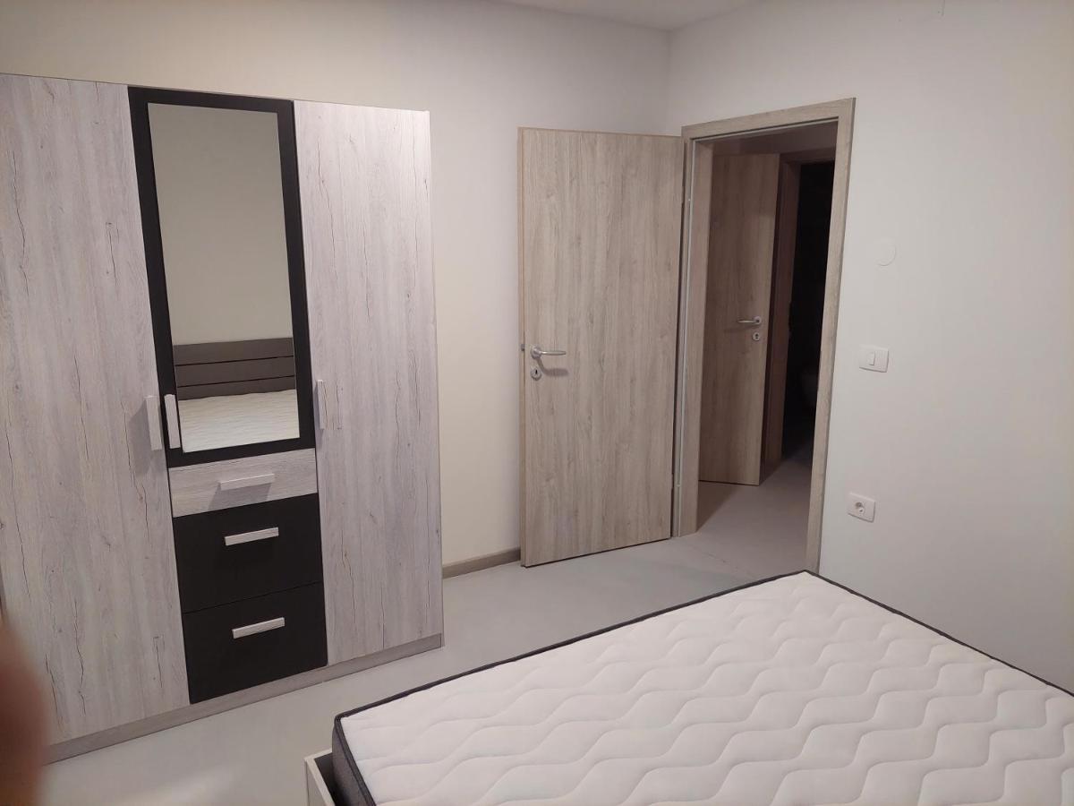 Apartma Rene Izola Luaran gambar
