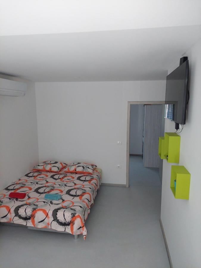 Apartma Rene Izola Luaran gambar